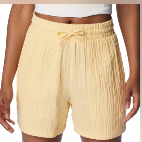 COLUMBIA Light Yellow Holly Hideaway Breezy Shorts - Size Large (NWT) - Picture 4 of 9